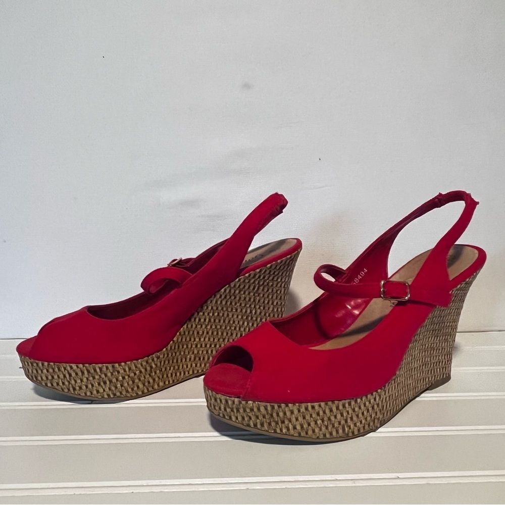 Your Feet Look Gorgeous 8.5 Red Canvas Wedge Shoe Open Toe Sling Back EU39 UK6
